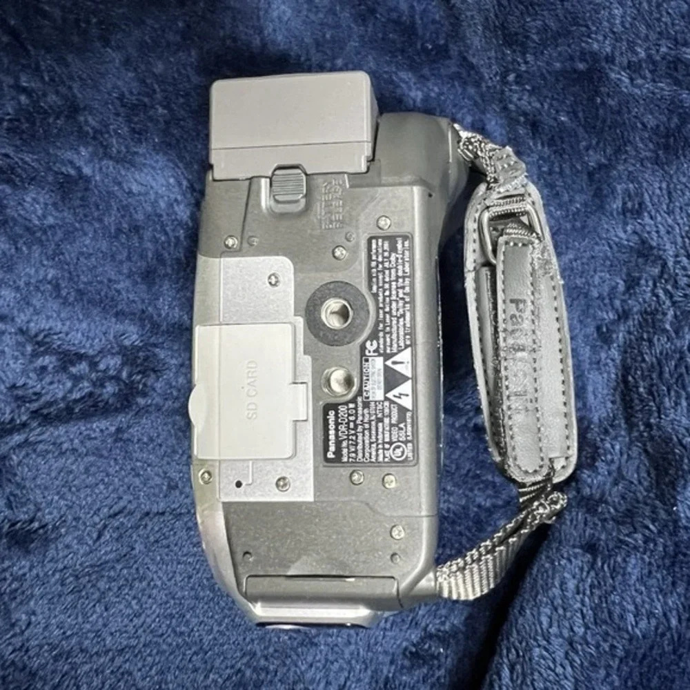 Panasonic‎ Palmcorder PV-L352D VHS-C Analog Camcorder AS/IS FOR PARTS
